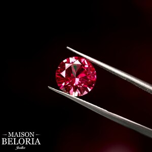 Une couleur plus que flamboyante 🔍

Les nuances pétillantes et profondes du rubis sont naturelles et époustouflantes n'est-ce pas ? ❤

 #rubis #rubyred #rubyjewelry #bijou #joaillerie #avignonoff #festivaldavignon #beloria